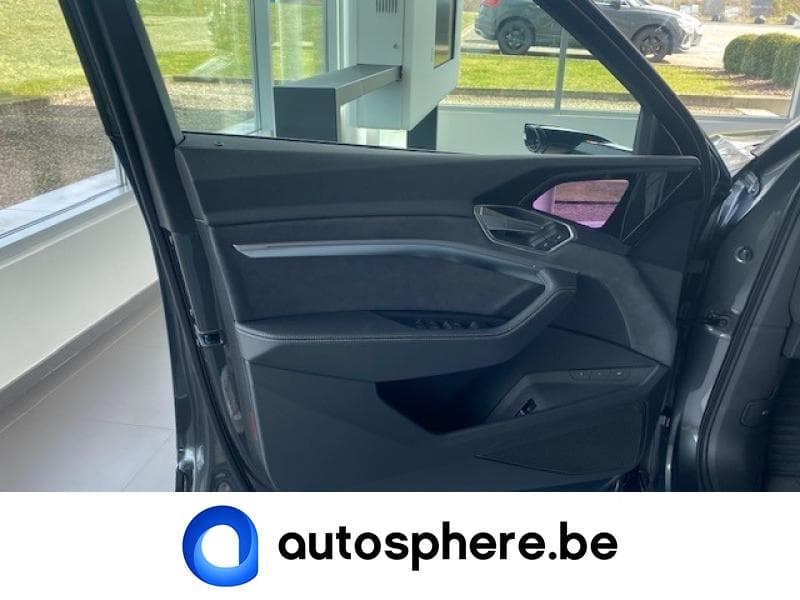 Audi Q8 Sportback 55 e-tron - 16