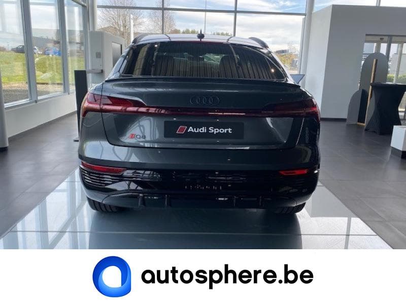 Audi Q8 Sportback 55 e-tron - 9