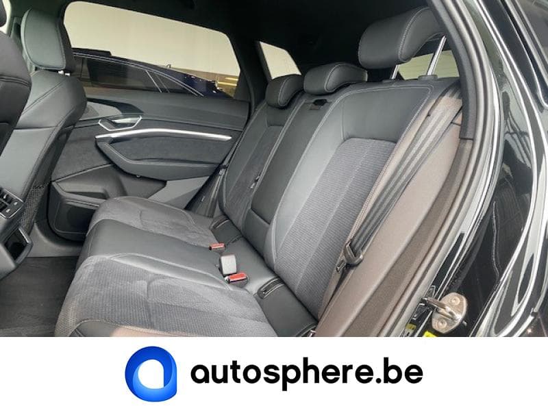 Audi Q8 55 e-tron - 12