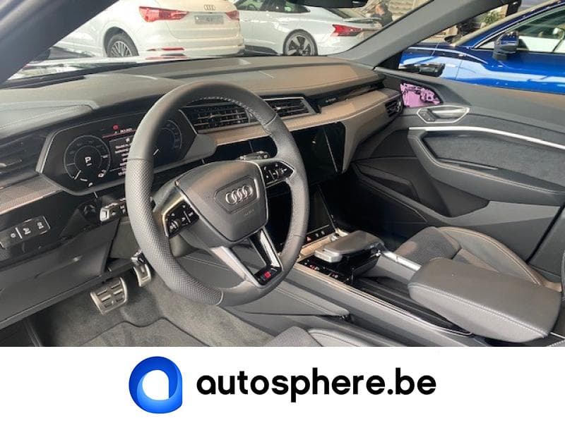 Audi Q8 55 e-tron - 14