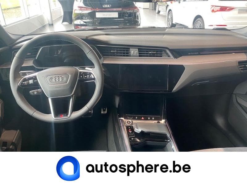 Audi Q8 55 e-tron - 13