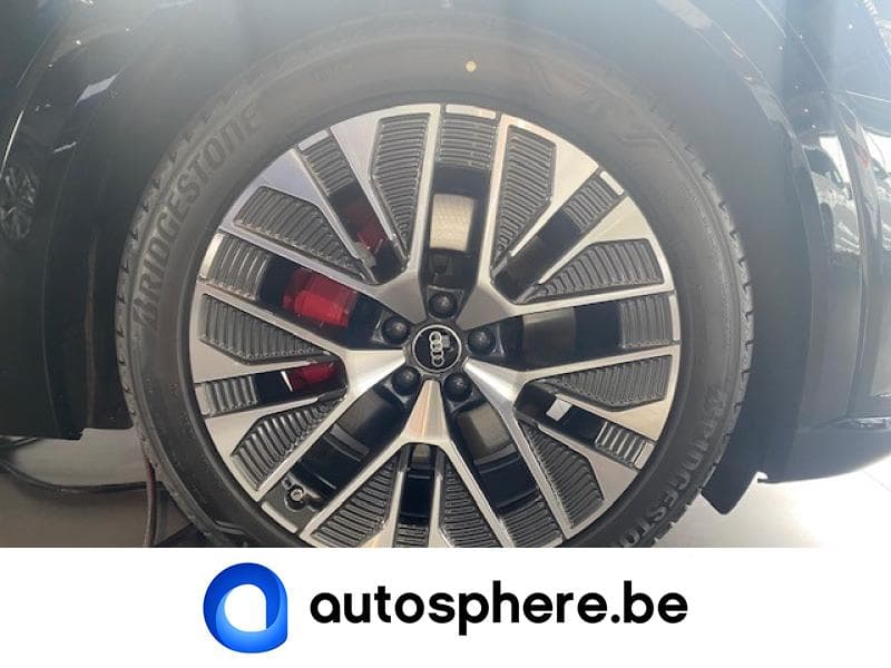 Audi Q8 55 e-tron - 5