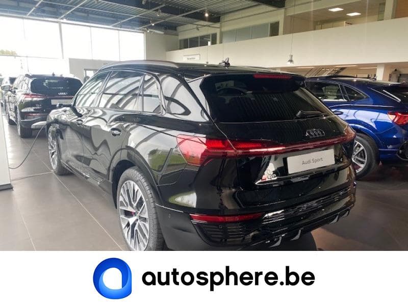 Audi Q8 55 e-tron - 9