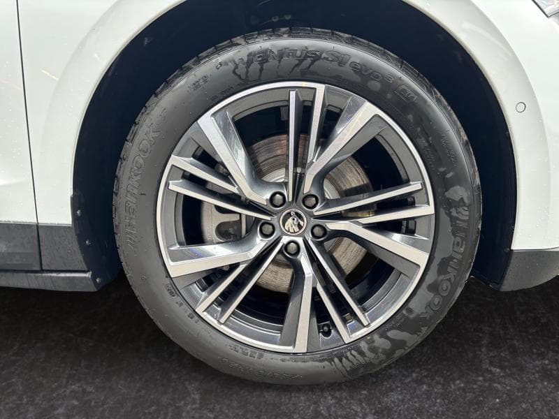 Skoda Enyaq | 82 Kwh - 204 cv | Camera | Cuir | Attache | 100% déductible - 9