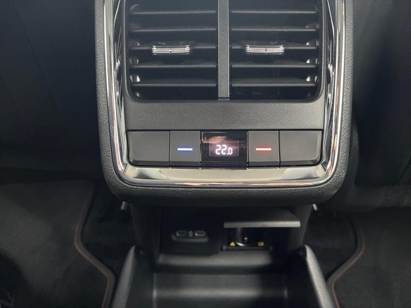 Skoda Enyaq | 82 Kwh - 204 cv | Camera | Cuir | Attache | 100% déductible - 36