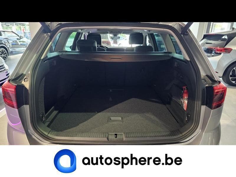 Volkswagen Passat Variant Elegance Business - 7