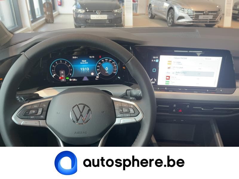 Volkswagen Golf Life Business Premium - 22