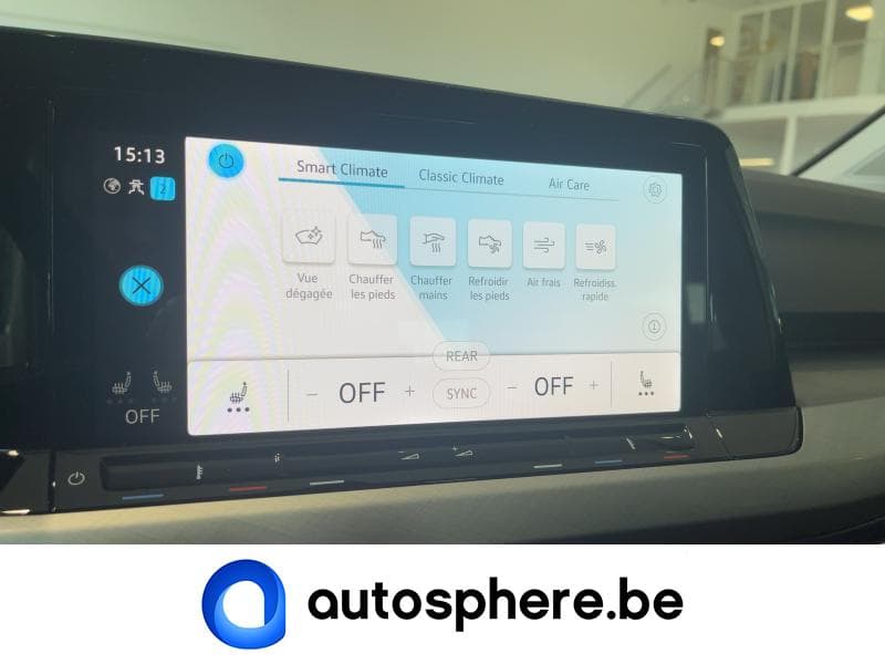 Volkswagen Golf Life Business Premium - 26