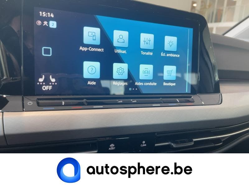 Volkswagen Golf Life Business Premium - 29