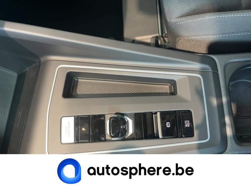 Volkswagen Golf Life Business Premium - 31
