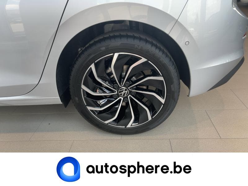 Volkswagen Golf Life Business Premium - 12