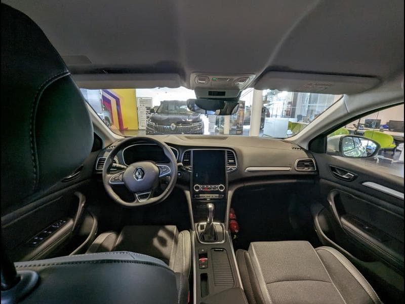 Renault Mégane IV Grandtour techno 140 EDC - 12