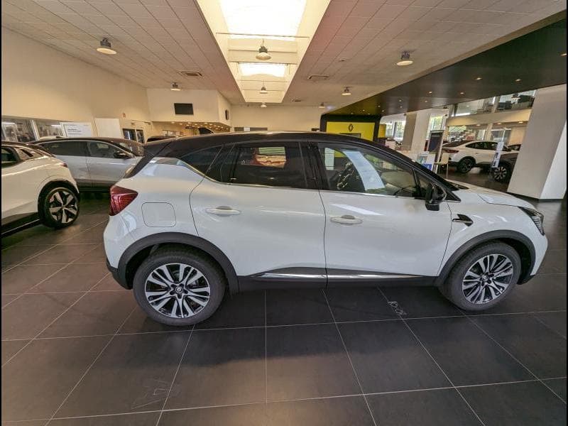 Renault Captur II Iconic tce 140 edc STOCK - 8