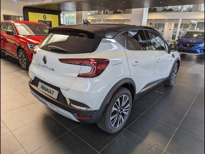 Renault Captur II Iconic tce 140 edc STOCK - 7