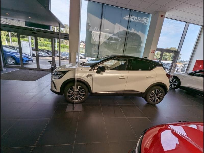 Renault Captur II Iconic tce 140 edc STOCK - 3
