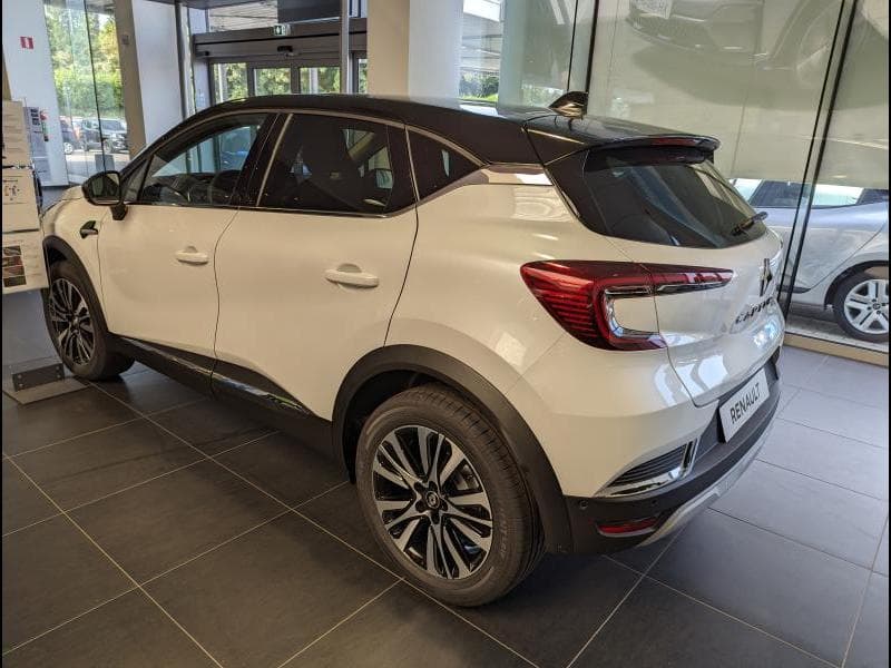Renault Captur II Iconic tce 140 edc STOCK - 4