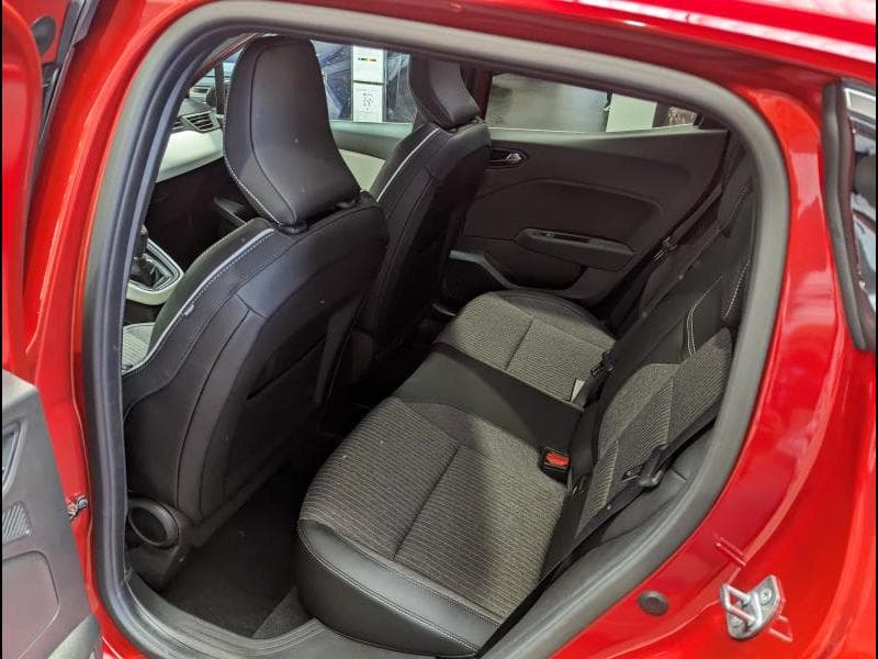 Renault Clio V Techno DCI 100 STOCK - 10