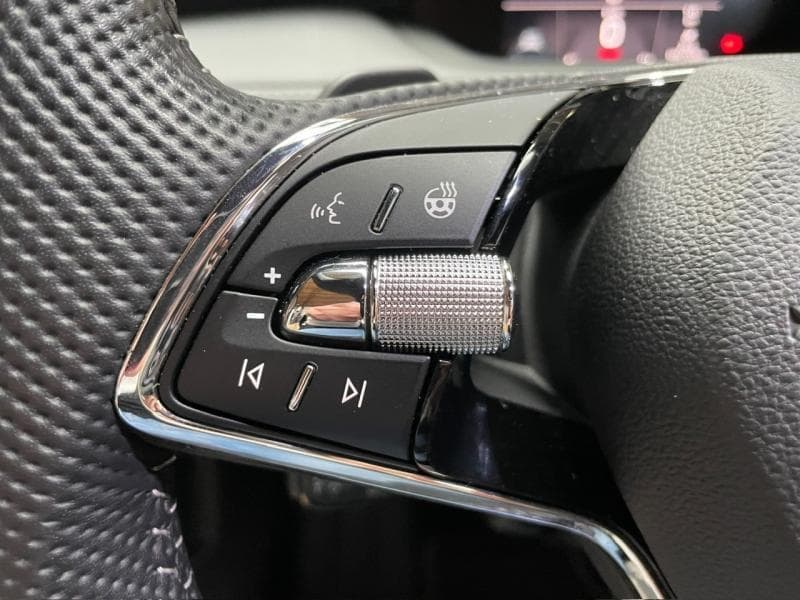 Skoda Enyaq Sportline - 82kWh 204cv - Toit pano/Cam 360°/ACC - 21