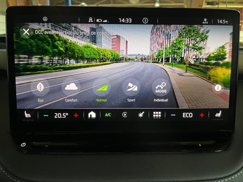 Skoda Enyaq Sportline - 82kWh 204cv - Toit pano/Cam 360°/ACC - 38