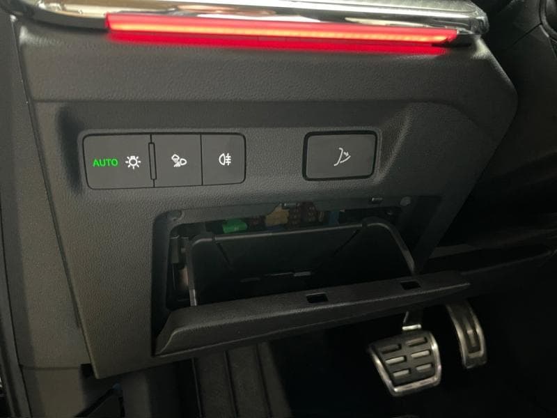 Skoda Enyaq Sportline - 82kWh 204cv - Toit pano/Cam 360°/ACC - 18