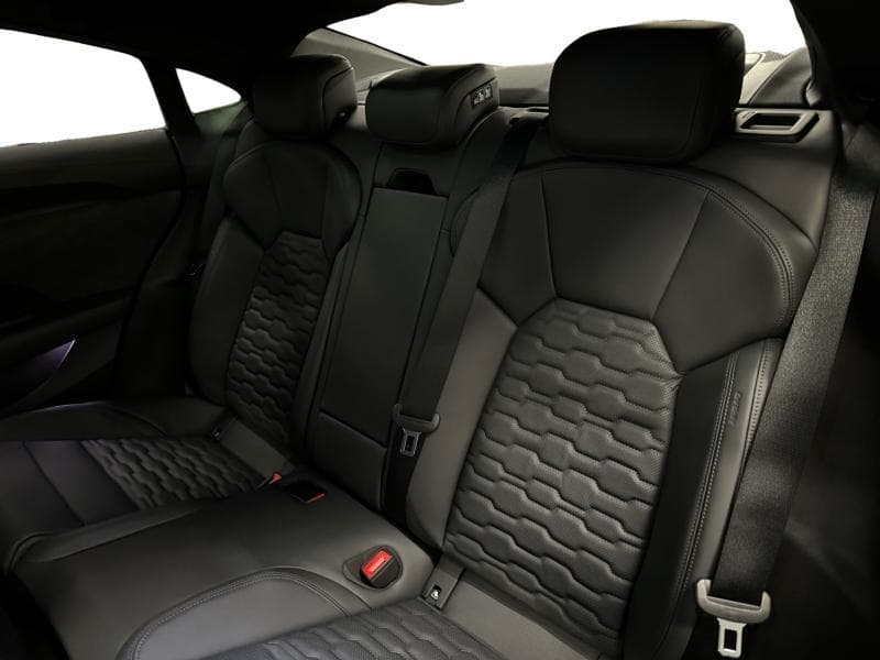 Audi e-tron GT disponbile de suite - 8