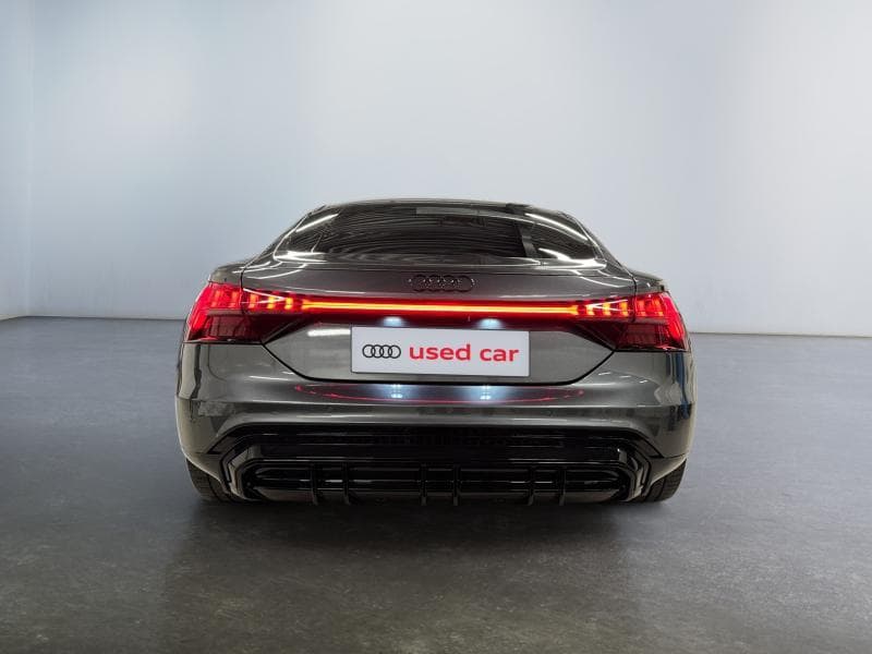 Audi e-tron GT disponbile de suite - 13