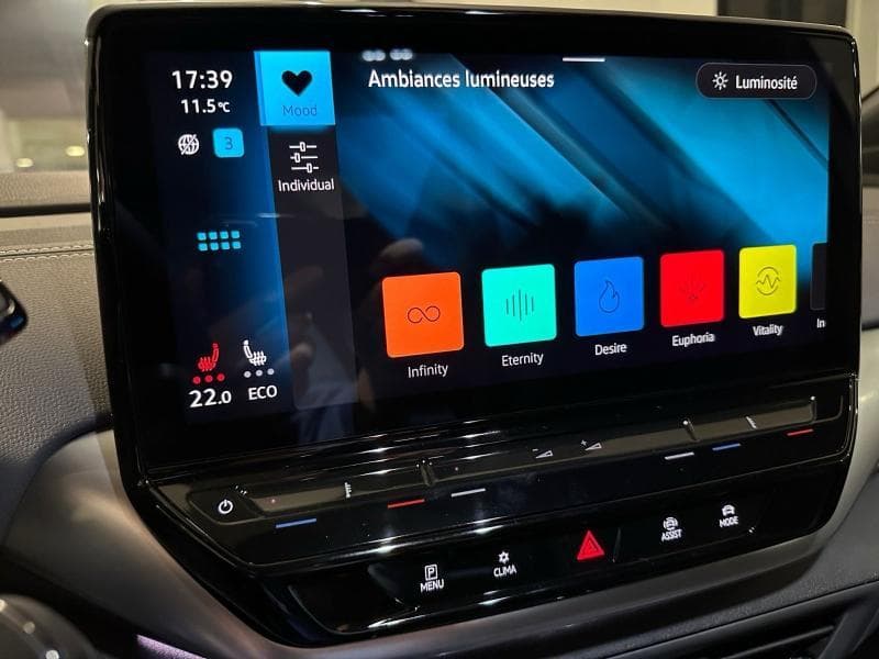 Volkswagen ID.4 Pro 4 Motion Business Premium- Attelage - - 25